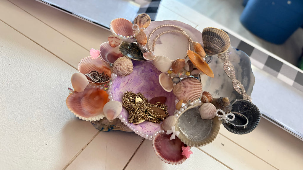 Seashell jewelry holder